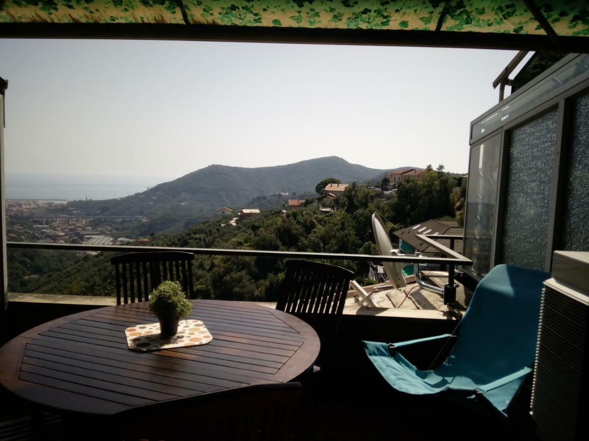 Tigullio Vacations: Lo Sul Mare Apartment Leivi